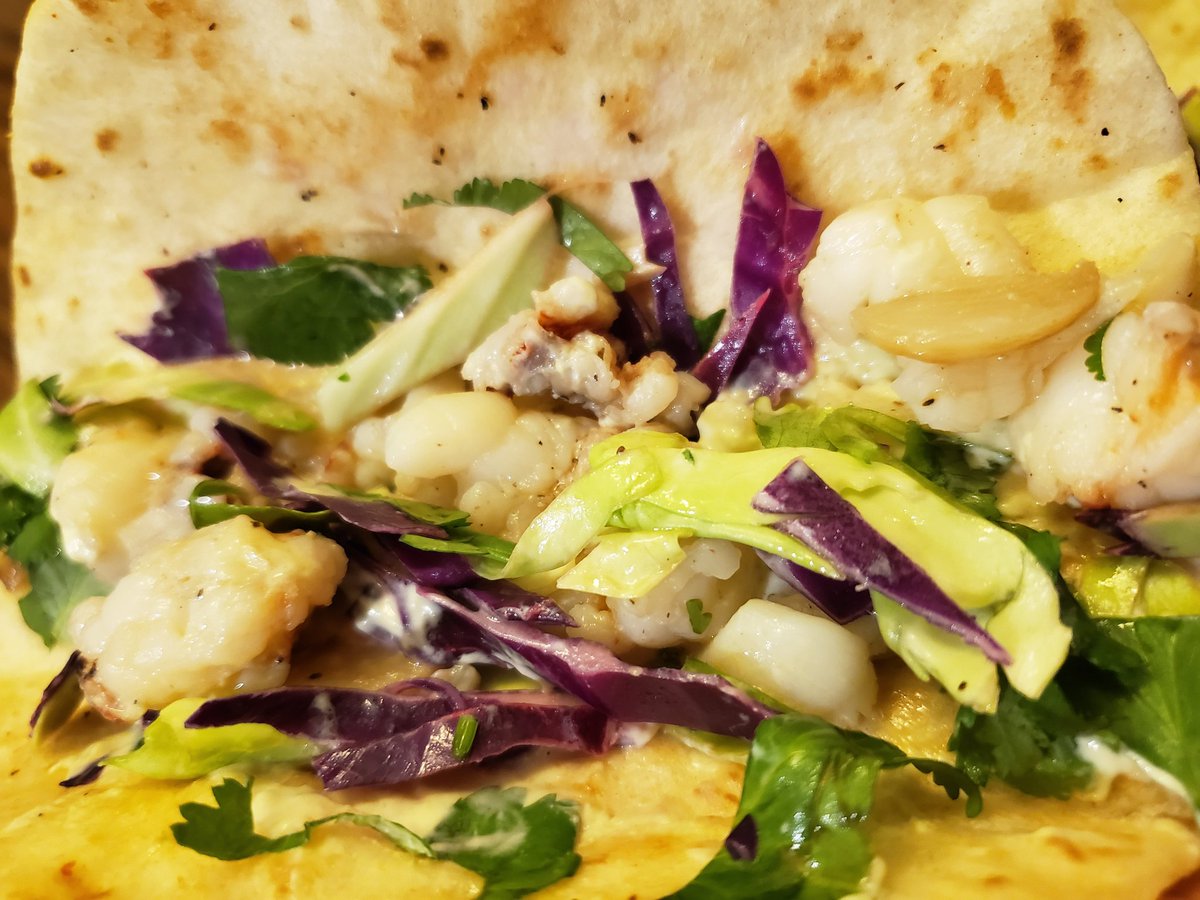 CritSnacks's tweet photo. Whenever we travel abroad, seeking out the local food is always a priority. Beau truly saw a good opportunity when she lead her friends to the fish market and and found these delights. Nicodranas' Best Lobster Tacos are worth the trip!
#CriticalRole #TheMightyNom @Marisha_Ray https://t.co/Y5LEpI8kyj