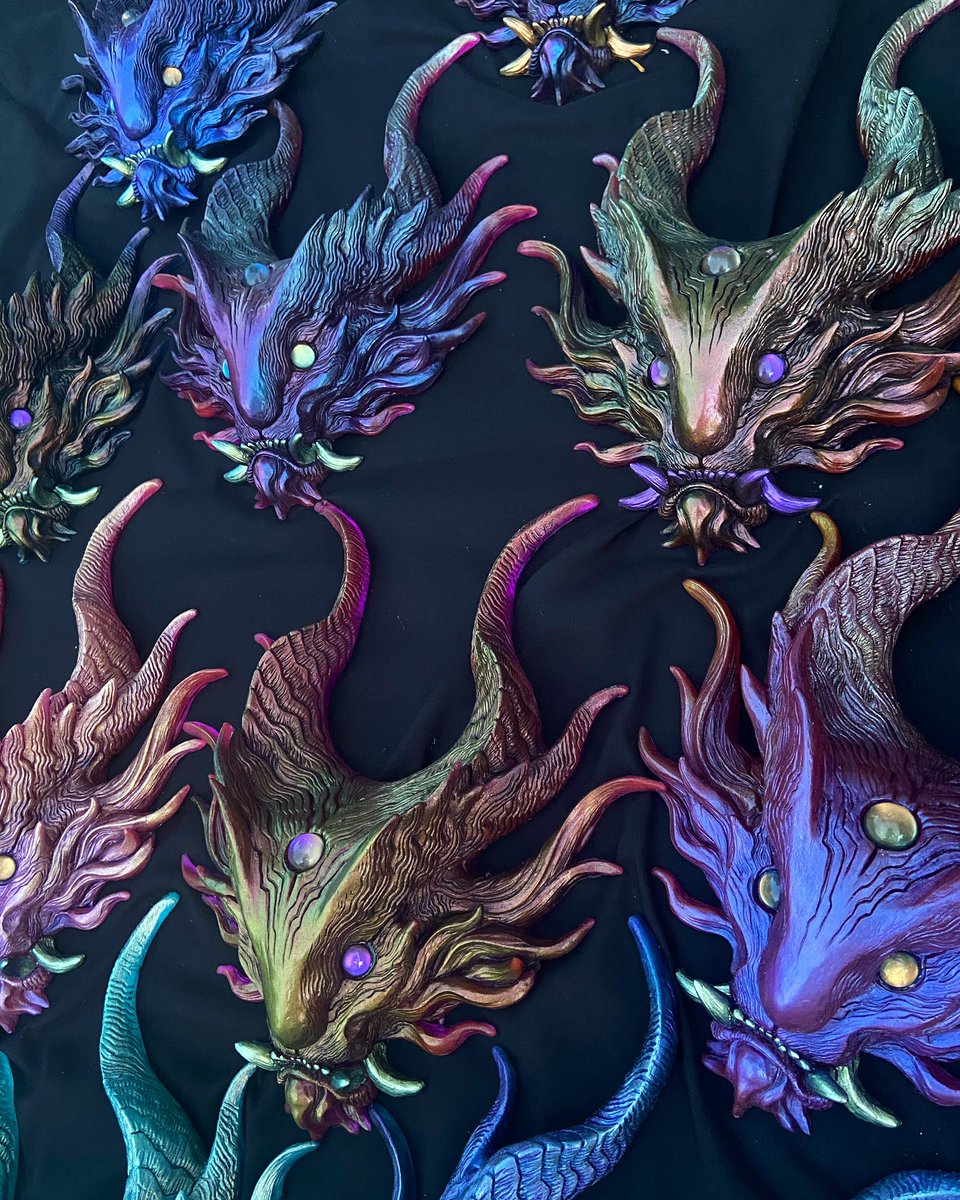 missmonstermel's tweet photo. Panoptes Beasts will be in the shop tomorrow at 2pm PST! These 11” wall hangings are sculpted by hand and cast in glow in the dark urethane with reflective glass eyes. “The Panoptes Beast is a pseudocorporeal spirit that takes the shape of a three eyed chimeric lion/dragon...” https://t.co/U0qPtMdlRp