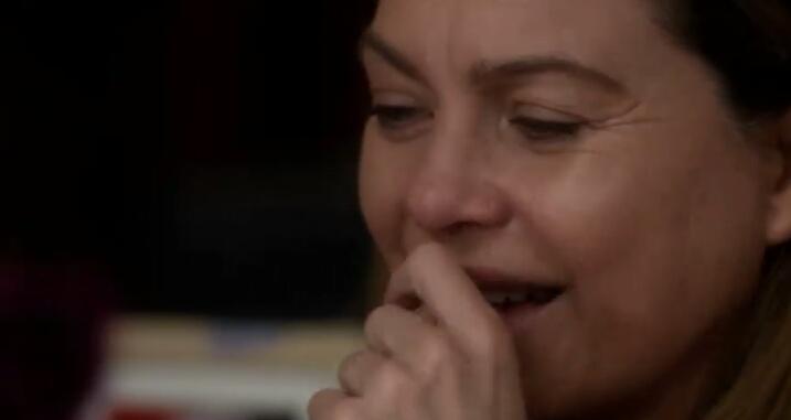 GreysMeredith07's tweet photo. "Siempre dijiste que Cristina era tu persona,luego yo fui tu persona, pero siempre has sido tu maldita persona. Una fuerza de la naturaleza maldita. Nunca has nececitado a nadie más que a ti". #GreysAnatomy https://t.co/wrD1zYRqWp