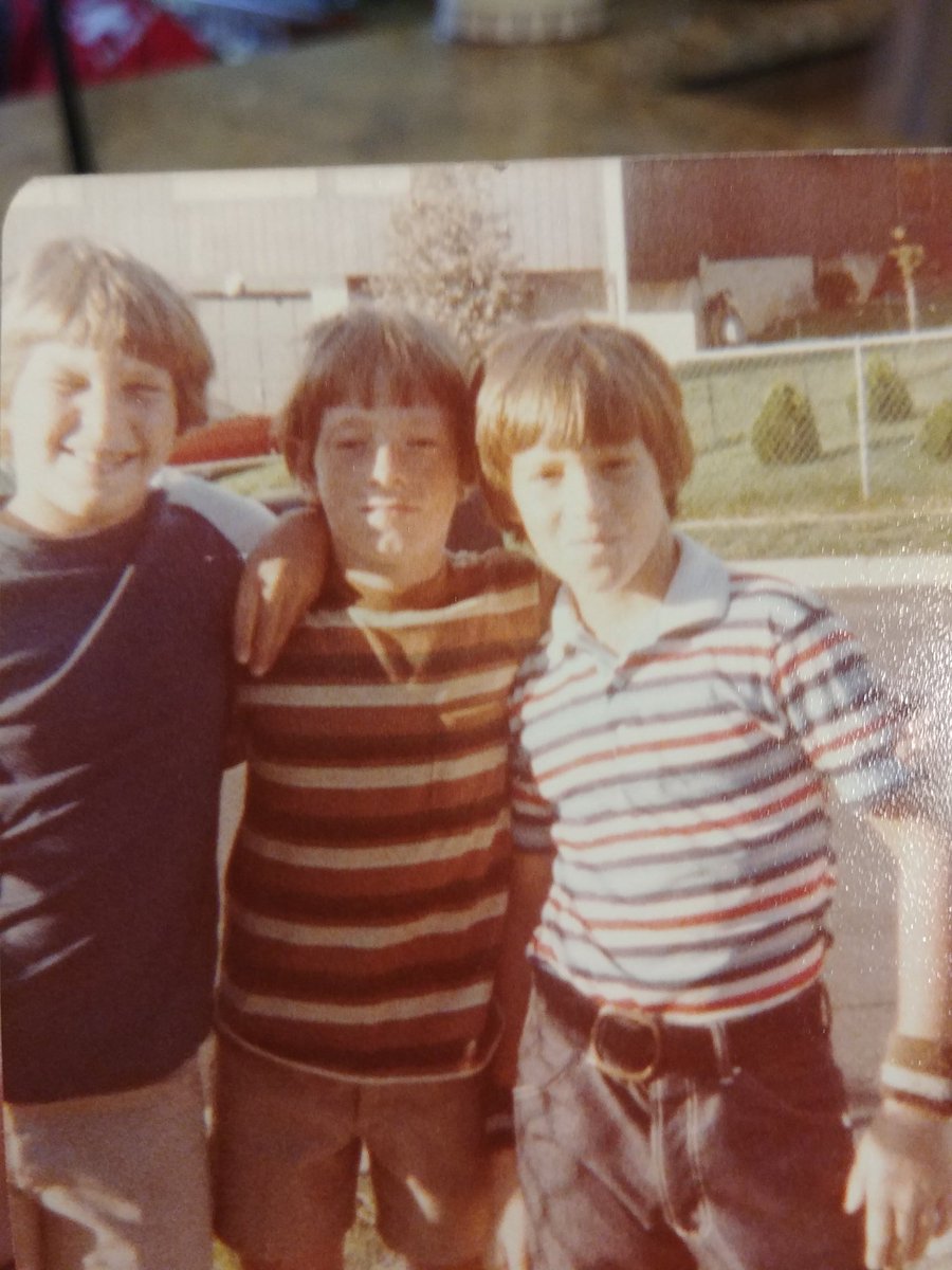 So Jim I'm the one too the left. The best part is I'm still friends with these knuckle heads. #ThrowbackThursday <a href="/mick4077/">Jim Mickey</a>