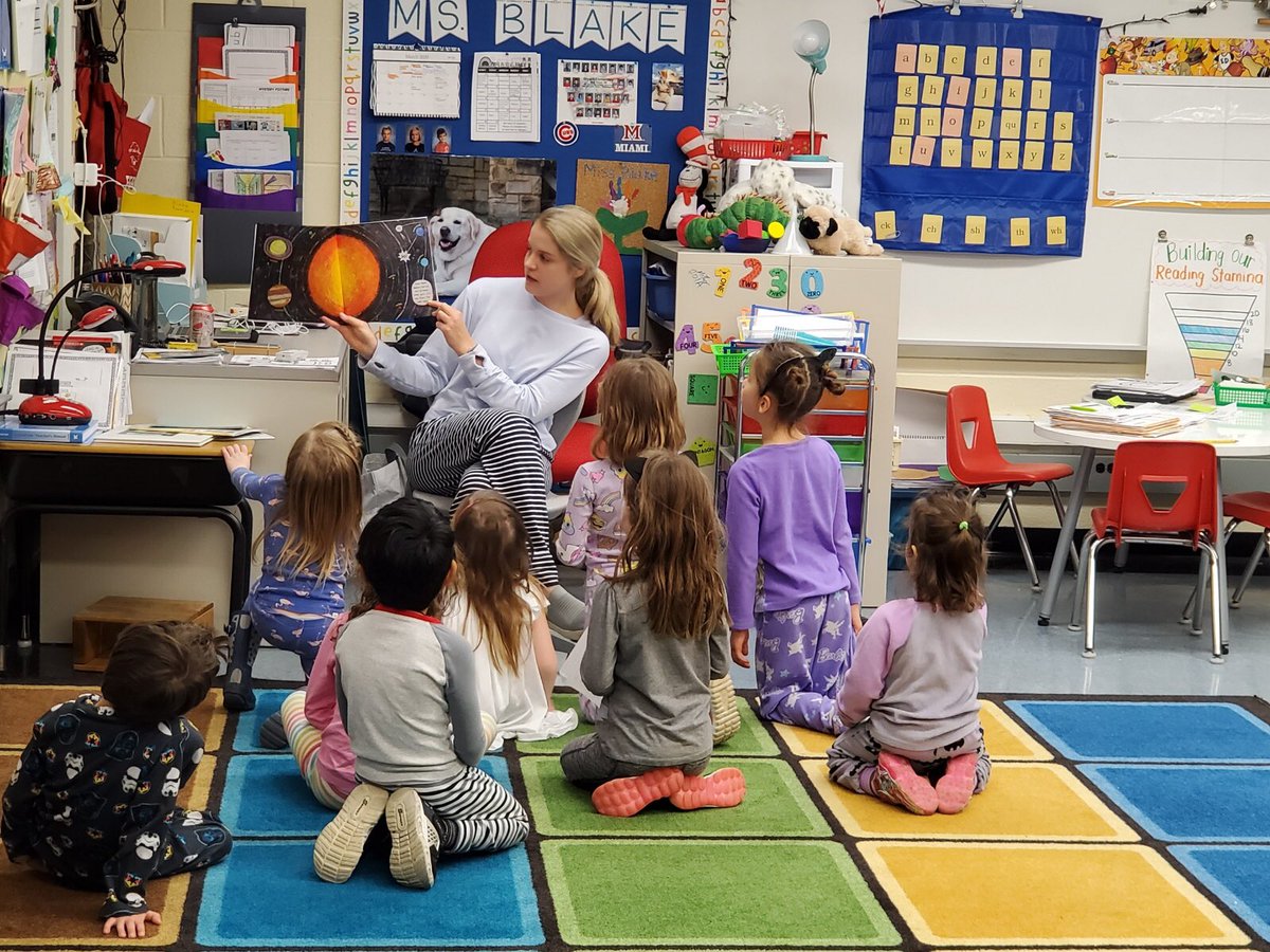 A2BryPatSchools's tweet photo. Bryant’s Pajama and Bookfair Night was blast! @A2SchoolsSuper @A2schools https://t.co/3sLlT5FB0C