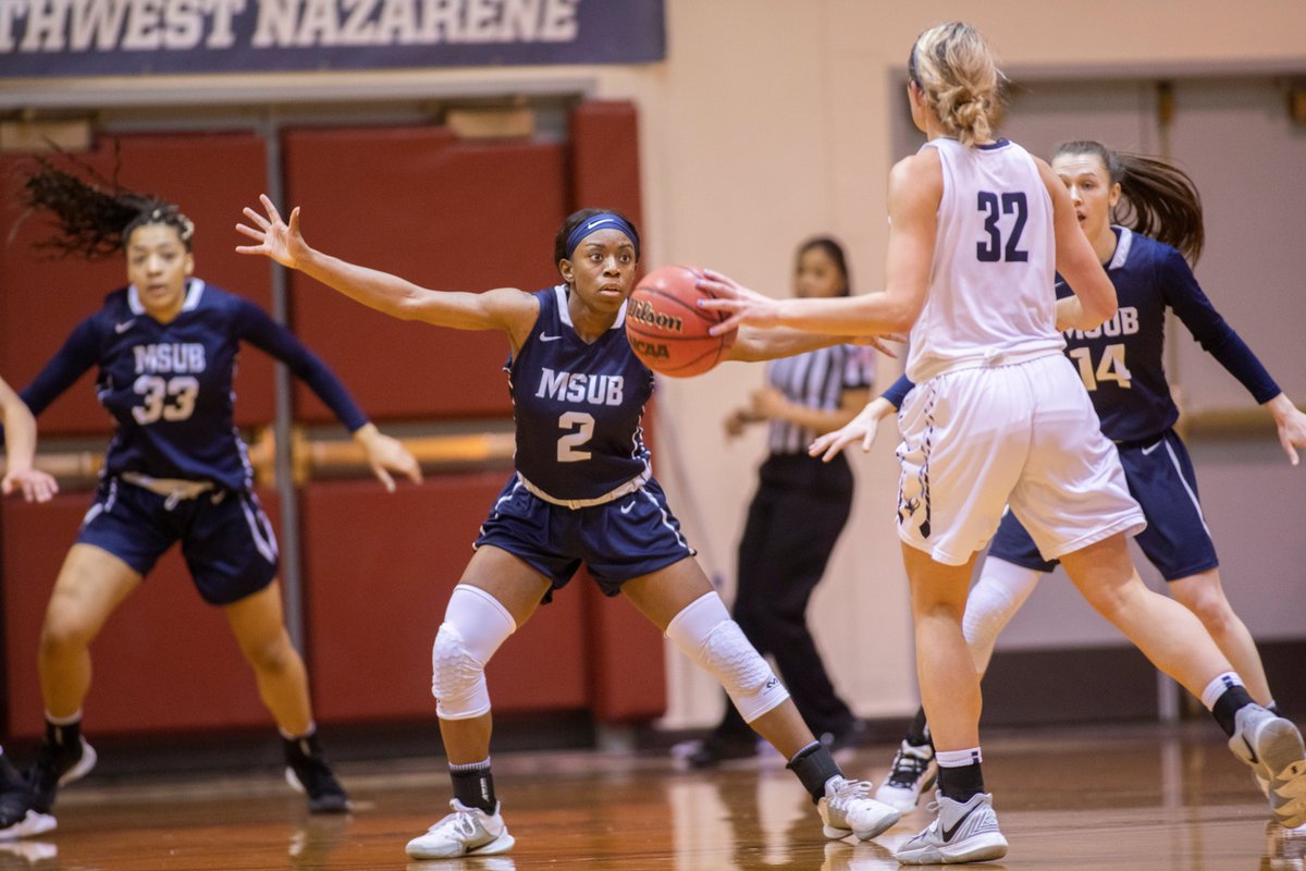 MSUBsports's tweet photo. Q4 5:45 | WWU -54 , MSUB -44...Shelley with her 12th double-double. 'Jackets still with work to do. #JacketBaskets #GNACWBB https://t.co/06zncb4e5c