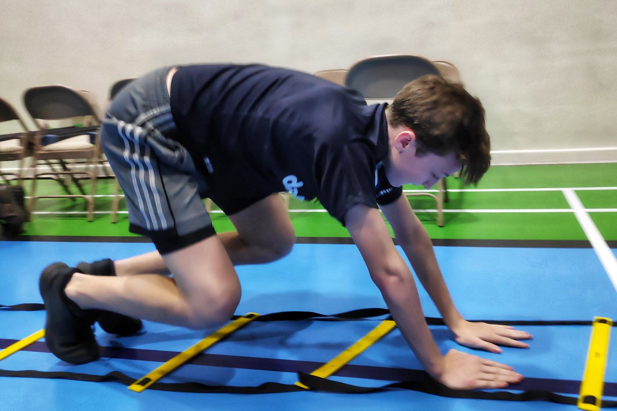 jchumblecrofts's tweet photo. It was obstacle course day in the #wheresyourlimit studio yesterday! Students accepted the challenge in teams and balanced, carried, jumped, climbed and crawled their way through various obstacles! @ASBIndia @courtneymm26 #ASBstudio6 #teamchallenge #WhatSchoolShouldBe https://t.co/Npbvm2mSOk