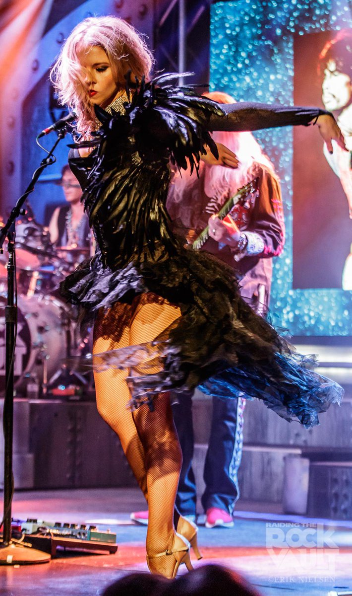 thesarahjessica's tweet photo. Dream until your dreams come true🎶 and one of those dreams was choreographing a vegas show! I had an amazing six year run with @Rock_Vault, I wish them the best in the upcoming year and hope to reunite soon! #dancerswhorock #rockdancer #vegasdancer https://t.co/5PAJOsEiO7