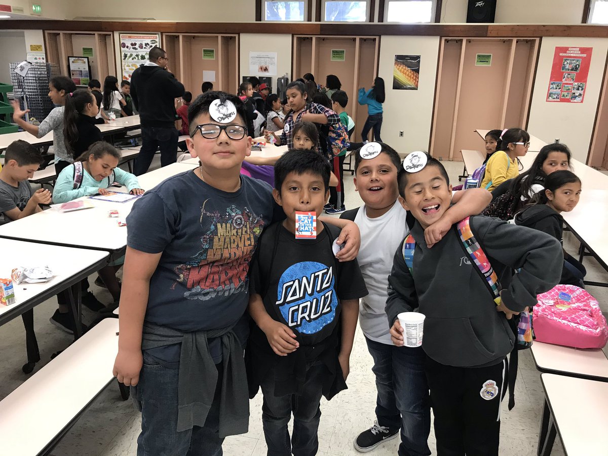 MacQuiddyElem's tweet photo. READ ACROSS AMERICA GEAR!!! https://t.co/FILlOHrWAb