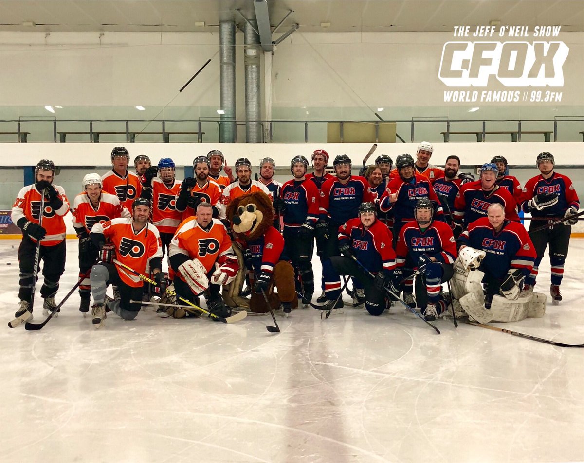 jeffoneilshow's tweet photo. It’s not a true @CFOXvan / @GranvilleBeer Hockey Season until we play our annual match vs Razor &amp; Brent &amp; the rest of the S&amp;A Flyers! Quality folks that always raise solid $ for the #MusicTherapyProgram @BCCHF.
#ItsForTheKids
#WeTechnicallyBeatThem
#NotThatAnyoneWasKeepingScore https://t.co/ux0mzUE9qn