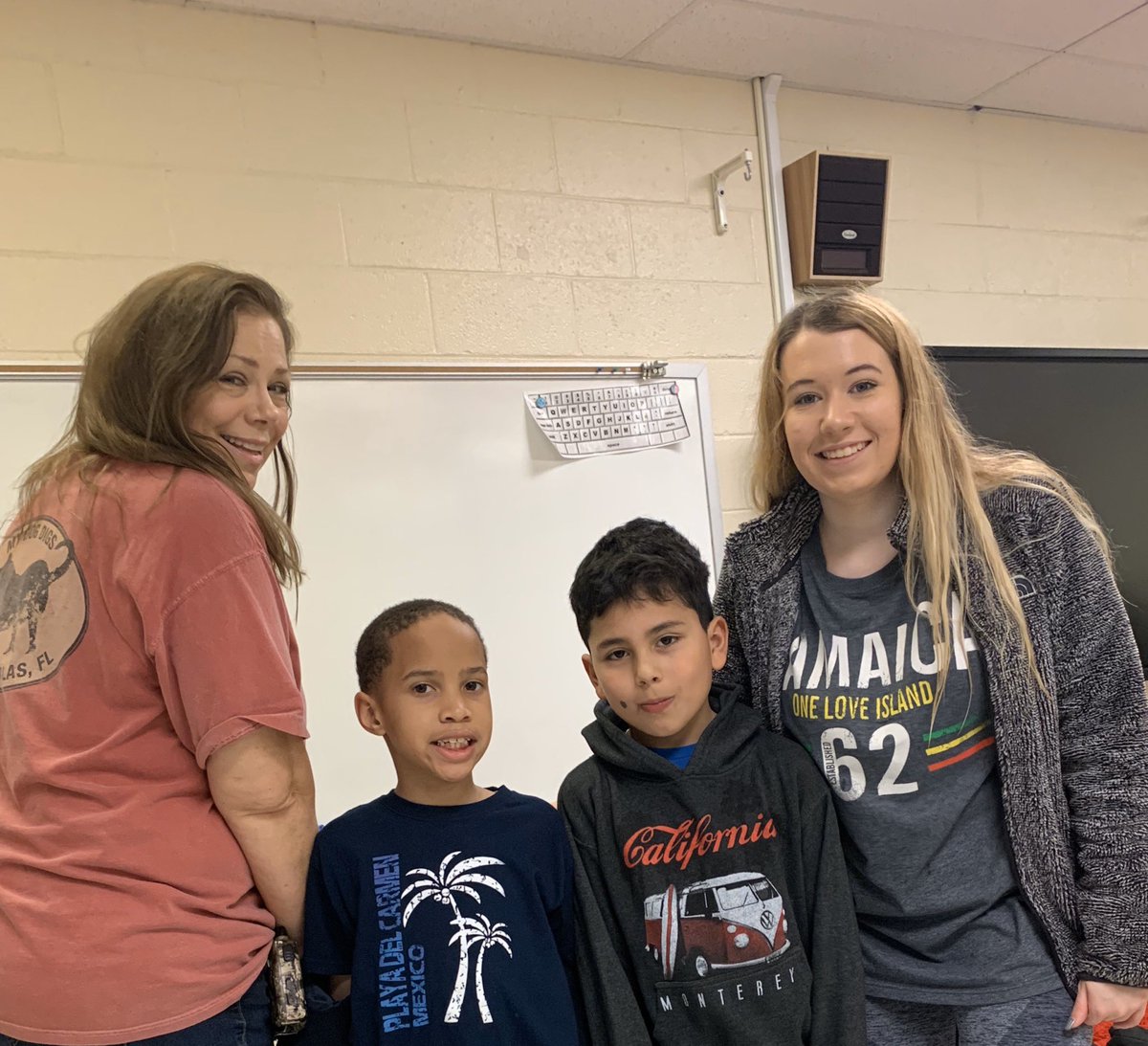 NOEMI RIVERA ( NOEMIBAKERASP) Twitter