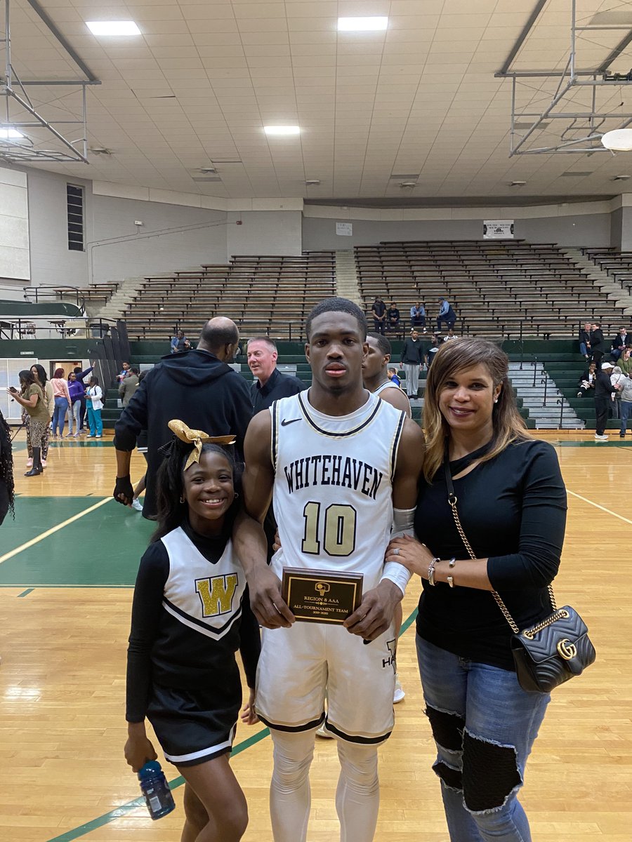 💪🏾🙏🏾👊🏾
All-Region Tourney Team! 
Very proud of you son!! <a href="/4KRara1/">4KRara</a> 
#CutTheNets Monday!
Umm...who are those beauties you got w/ you???🤷🏾‍♂️🤷🏾‍♂️😂😂