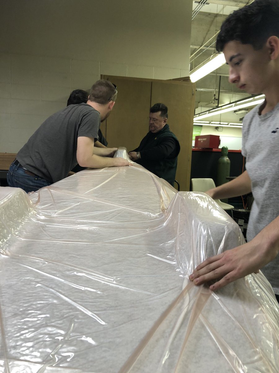 GLCAAUTO's tweet photo. A long night tonight. Finished up the bottom half of the body and worked on finalizing our engine and electrical system. 26 more days! #motorsports #ShellEcoMarathon #manufacturing #carbonfiber @LSClafayette @jeff_principal https://t.co/AtyVNatJl1