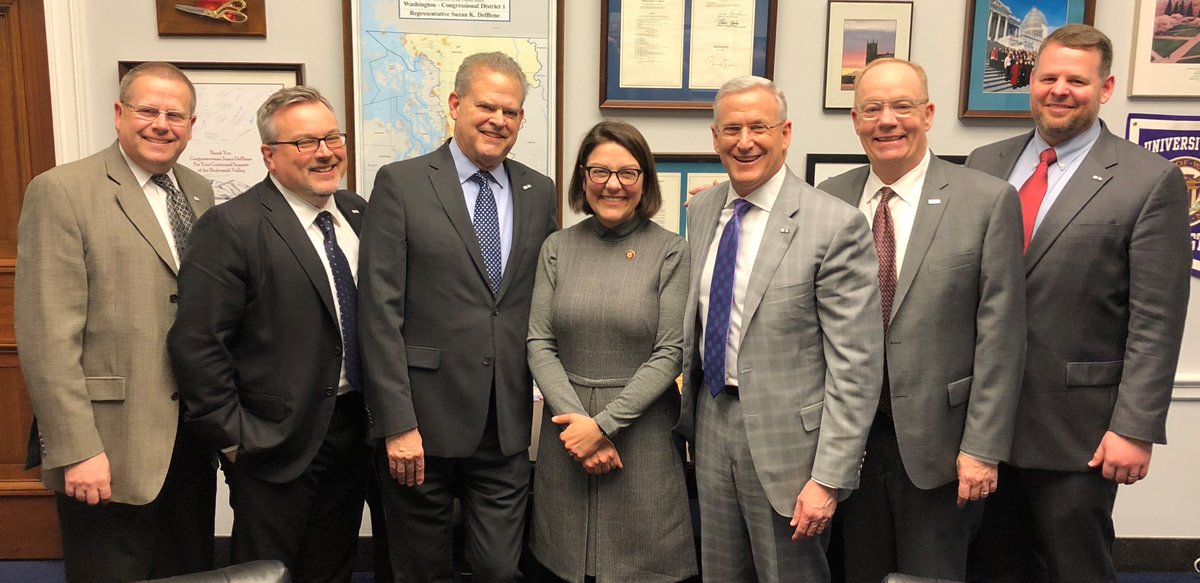 WABROADCASTERS's tweet photo. Thanks to Rep. Suzan DelBene for her support of local radio and television broadcasters!  #WeAreBroadcasters https://t.co/0Pw5KGJdR2