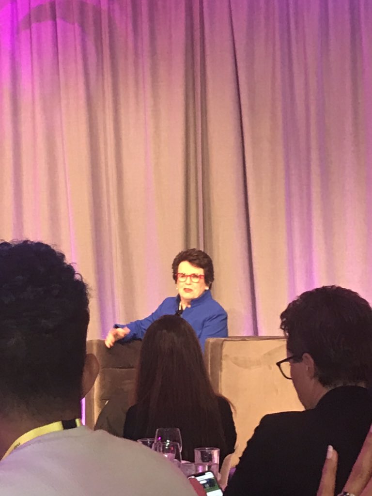 jrodriguezk's tweet photo. ¡Qué tal esta inspiración!! Hoy en el #GVw2020 @BillieJeanKing nos cuenta cómo las mujeres se abrió espacio en el tennis profesional: “las mujeres debían poder vivir del tennis profesional y ser consideradas por su talento y no por cómo se ven” #TakeOnTheWorld 💪🏼 https://t.co/X2vADeQ0Pi