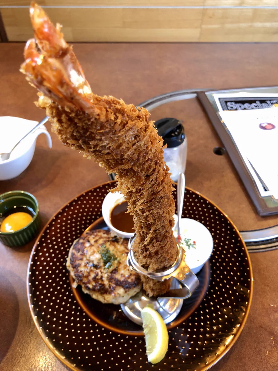 ハンバーグ屋でエビフライとハンバーグのセットを注文した結果？とんでもないものが来るwww