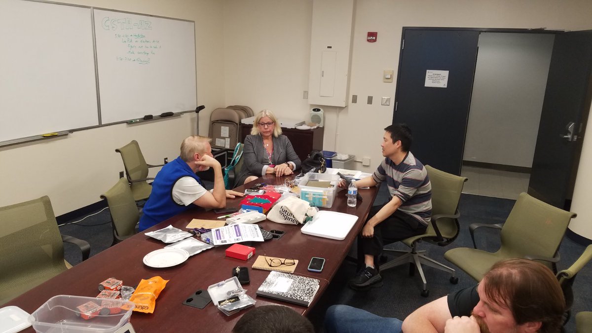 MathyMcMatherso's tweet photo. Tonight was our Tucson #cstarizona meetup focused on Electronics & Robotics. Folks from early elementary all the way through higher ed showed up. Thanks to UArizona for hosting. https://t.co/ZLJPMnDIn0