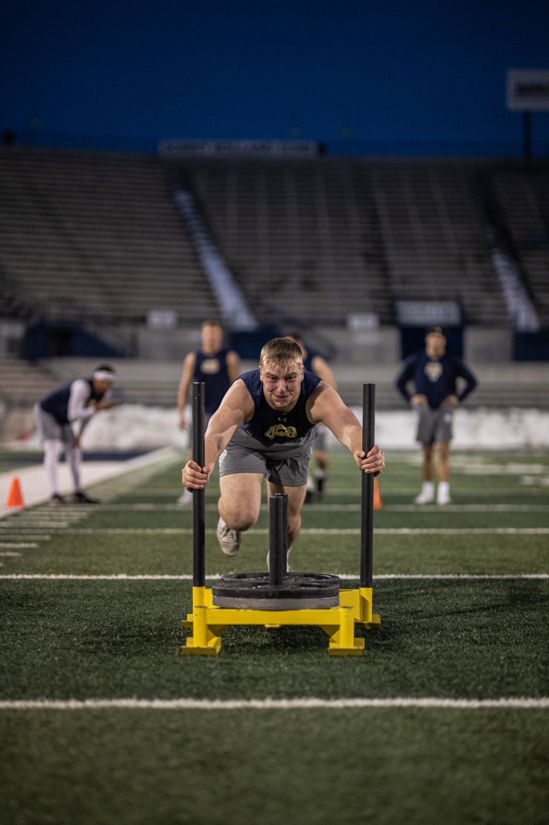 MSUBobcats_FB's tweet photo. Finishing the winter workout season with Night of Champions💪🏆 

#GoCatsGo | #BuildingInBozeman https://t.co/vpsSFMrbLD