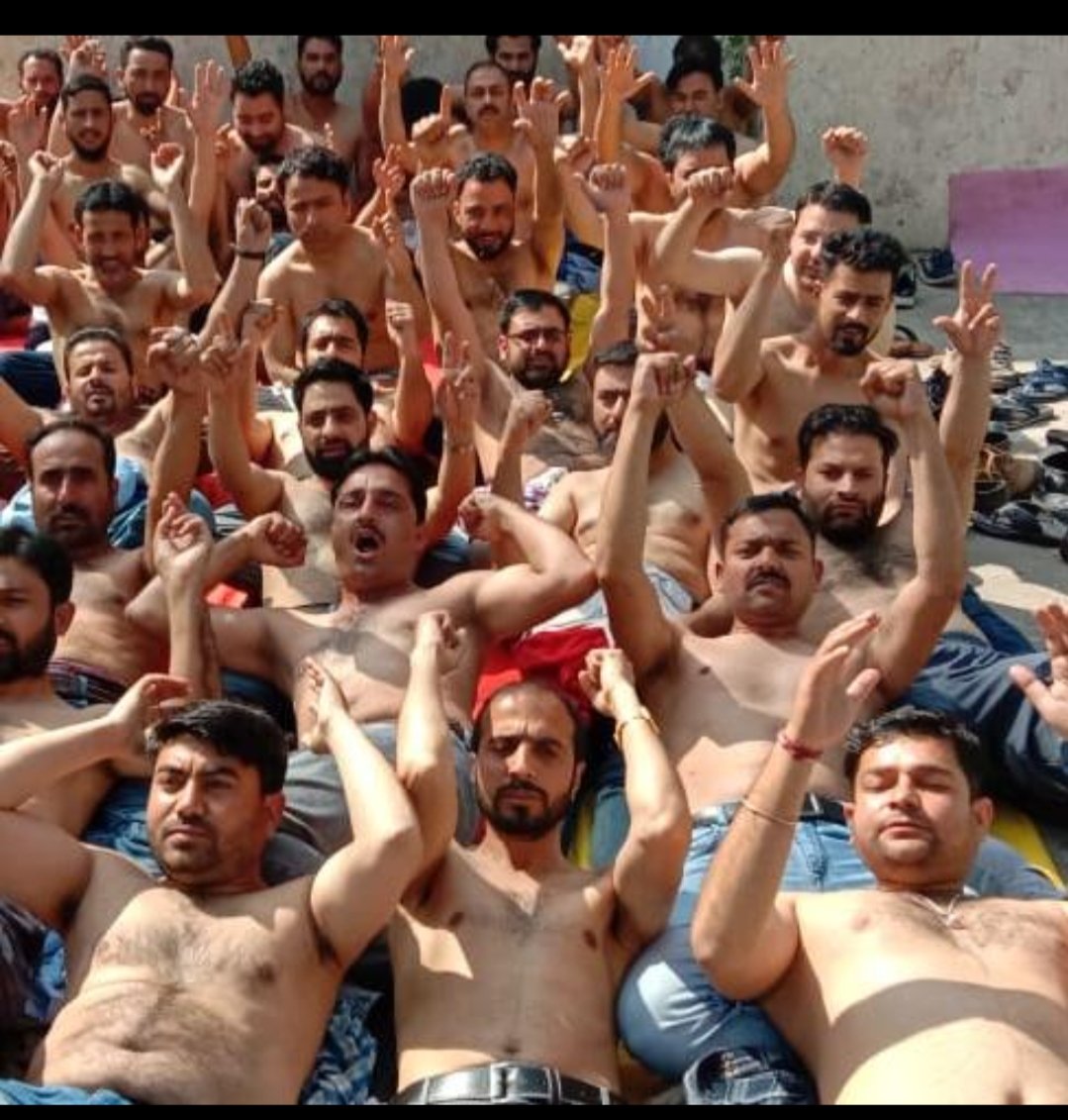 Dsdsharma57csc's tweet image. JandK Bank KHIDMAT CENTRES SLOGAN::: Appeal to HE Hon'ble LG and Administration UT J&amp;amp;K for early Framing of #JobPolicy as promised by Worthy FC Finance on March 5, 2020.

●#OURWOES your Concern. ●#Don't Delay Give Today. ●#JusticeDelayed is JusticeDenied.SaveYouth Save Nation.