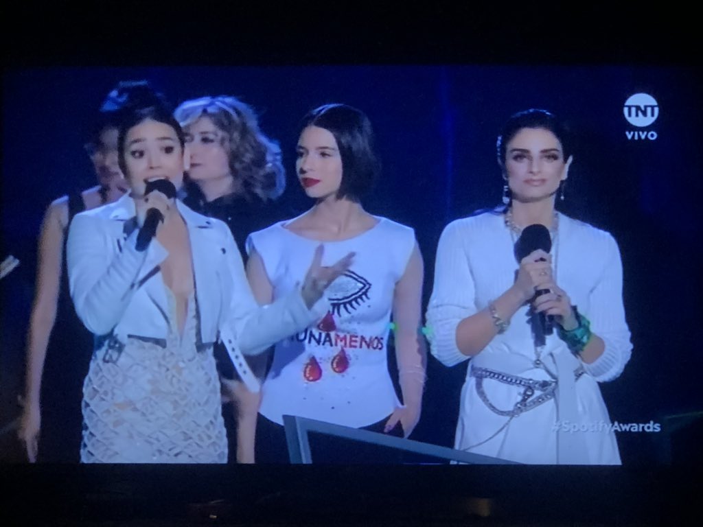 danielarios97's tweet photo. La culera ha hablado. 😂 #SpotifyAwards #TNTLA https://t.co/qdKWBoElFj