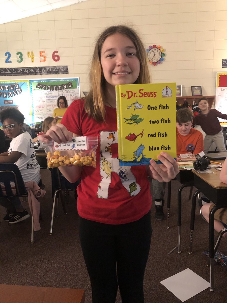 Mrs_A_Gantt's tweet photo. Isnโt she the sweetest?! Our class loved the treats she brought in to celebrate #ReadAcrossAmericaWeek @CarverES_RH #SeasOfAdventure https://t.co/x9LezyDFmI