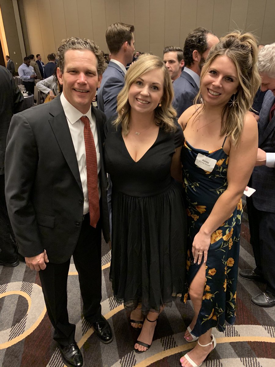 myShowdog's tweet photo. Great time at our first ⁦@NAIOPNashville⁩ gala as the  ‘20 Brand Sponsor. Congratulations to all of tonight’s nominees and winners! https://t.co/iGl4btd3dm