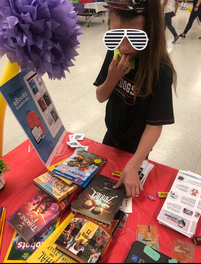 vusdlibraries's tweet photo. Lots of literacy fun tonight! Here’s Willow Glen’s Literacy Night with Dr. Seuss theme. Site librarian, Kim Jennings, ran the book fair and District Library Coordinator, Christie Cox, introduced families to Sora! @VisaliaUSD @OverDriveEd #vusdlibraries https://t.co/Urw9ju4tqu