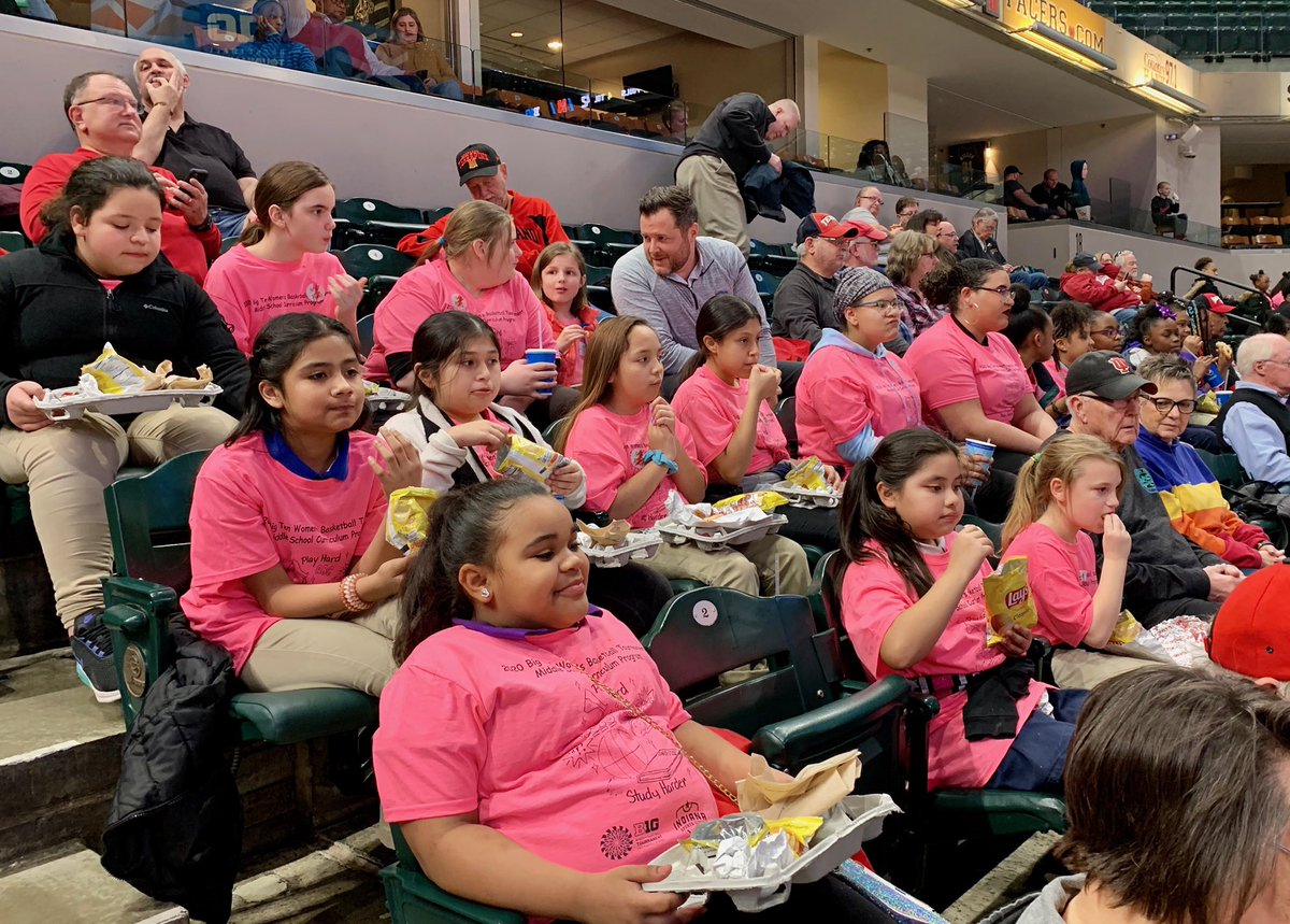 IPSTorrence83's tweet image. School 83 girls at the Big 10 women’s basketball tournament game.