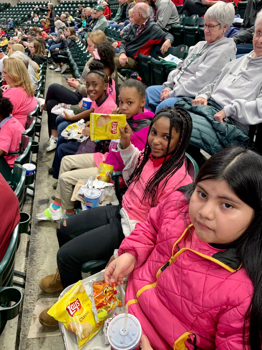 IPSTorrence83's tweet image. School 83 girls at the Big 10 women’s basketball tournament game.