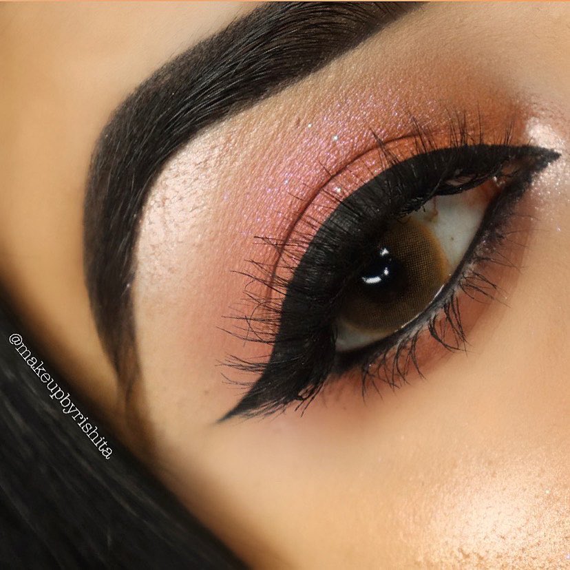 makeupbyrishita's tweet photo. Wearable glam look💞💞💞
Used - @hudabeauty mercury retrograde palette 💞
@NyxCosmeticsIN liquid matte eyeliner 
@plouiseacademy eyeshadow base in 02 #mercuryretrograde #hudabeauty https://t.co/6dL9D2u5oQ