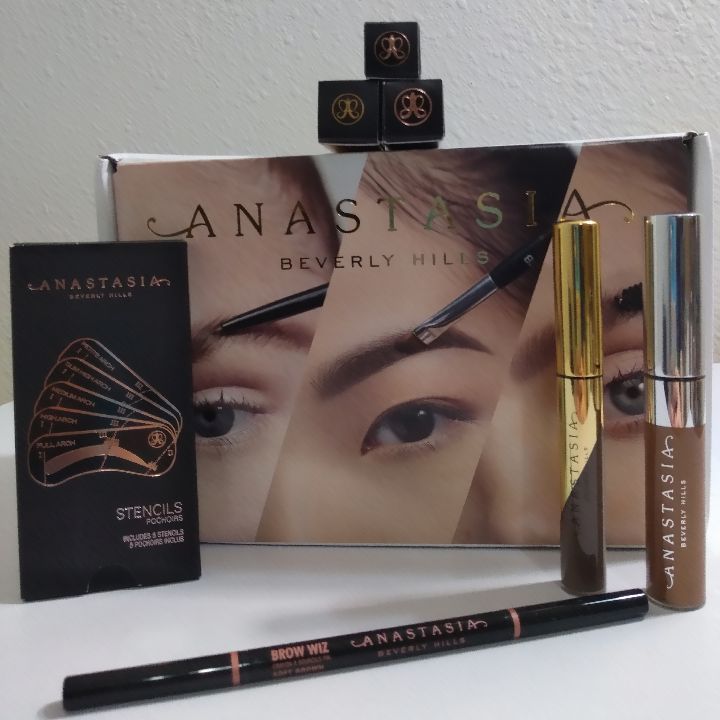 Charmingguru15's tweet photo. cannot wait to wear #abhbrows.  #gifted https://t.co/tyOOvlb4ex https://t.co/njrr0A7XHE