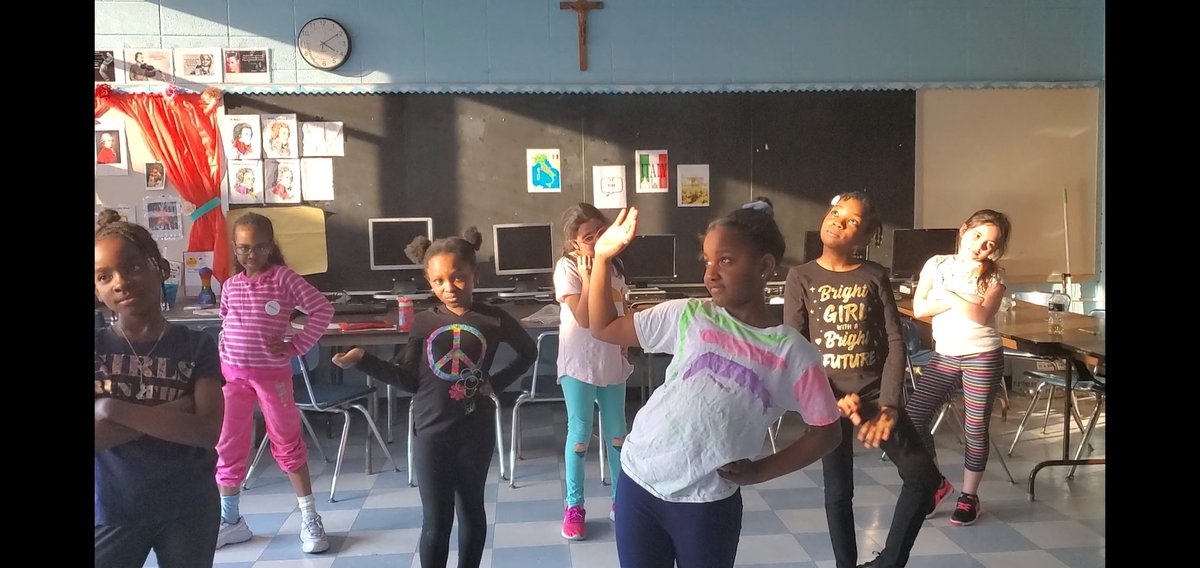yadprogram's tweet photo. YADP @OLV_afterschool @OLV_School_MtV practicing african dance choreography for their next performance. 🎶👯‍♀️❤ #YoungArtistDevelopmentProgram #YADP #YADPatOLV https://t.co/cd3nWXrRnJ