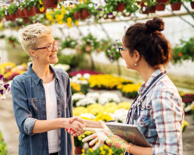 PURE_CX_'s tweet photo. A good #salesperson is knowledgeable about the product. They answer customers’ questions and provide additional information when necessary. #SalespersonDay #cx https://t.co/kZYO500BIF