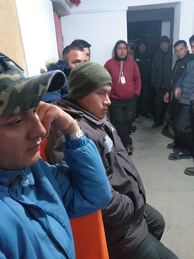 Christi34200062's tweet photo. Coronavirus?... No es problema para nuestro personal de Unidad Minera Lincuna... siempre capacitandose... https://t.co/ikKwxWYi1e