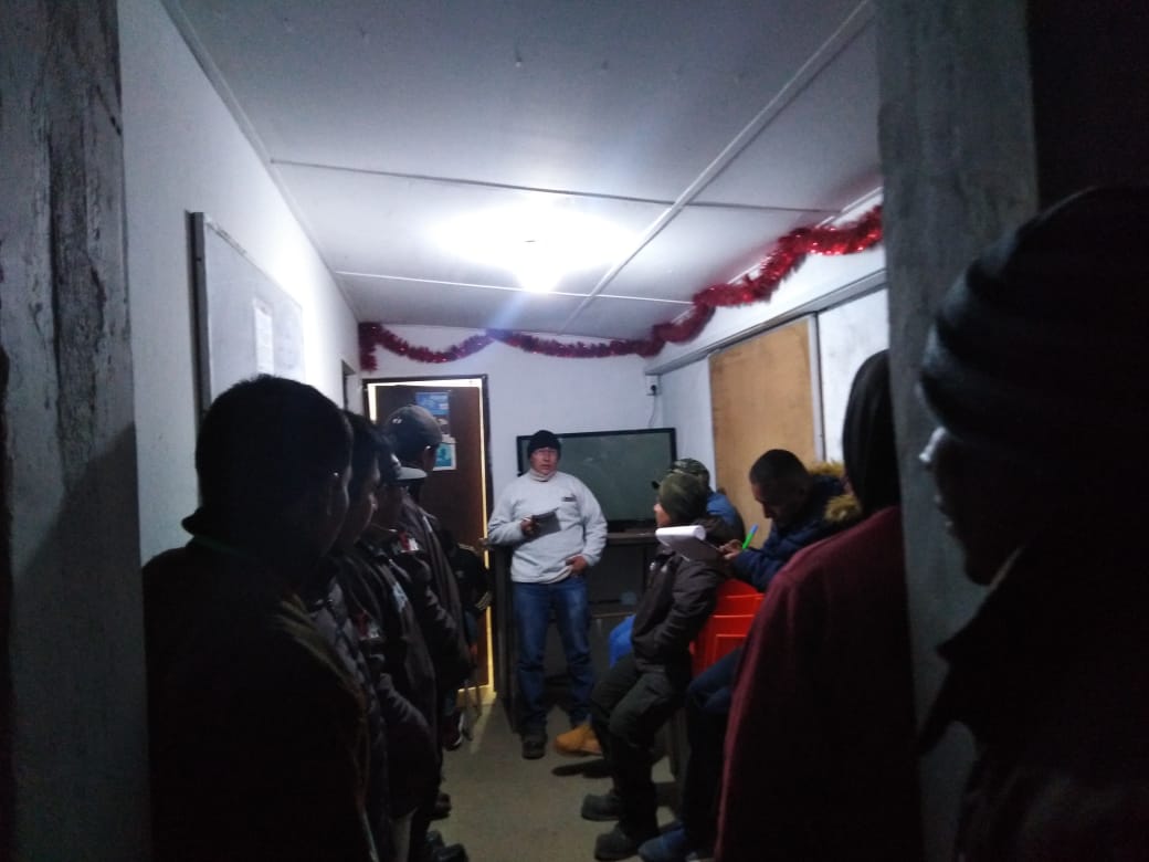 Christi34200062's tweet photo. Coronavirus?... No es problema para nuestro personal de Unidad Minera Lincuna... siempre capacitandose... https://t.co/ikKwxWYi1e