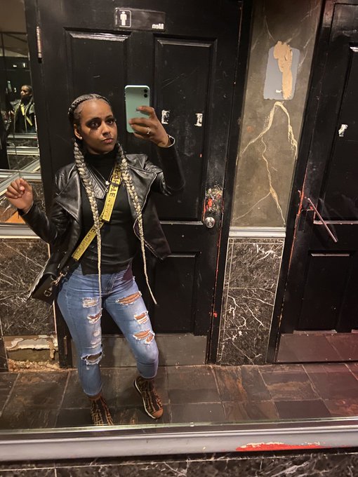 Watch BAE.'s leaked NSFW photo on TwXstars