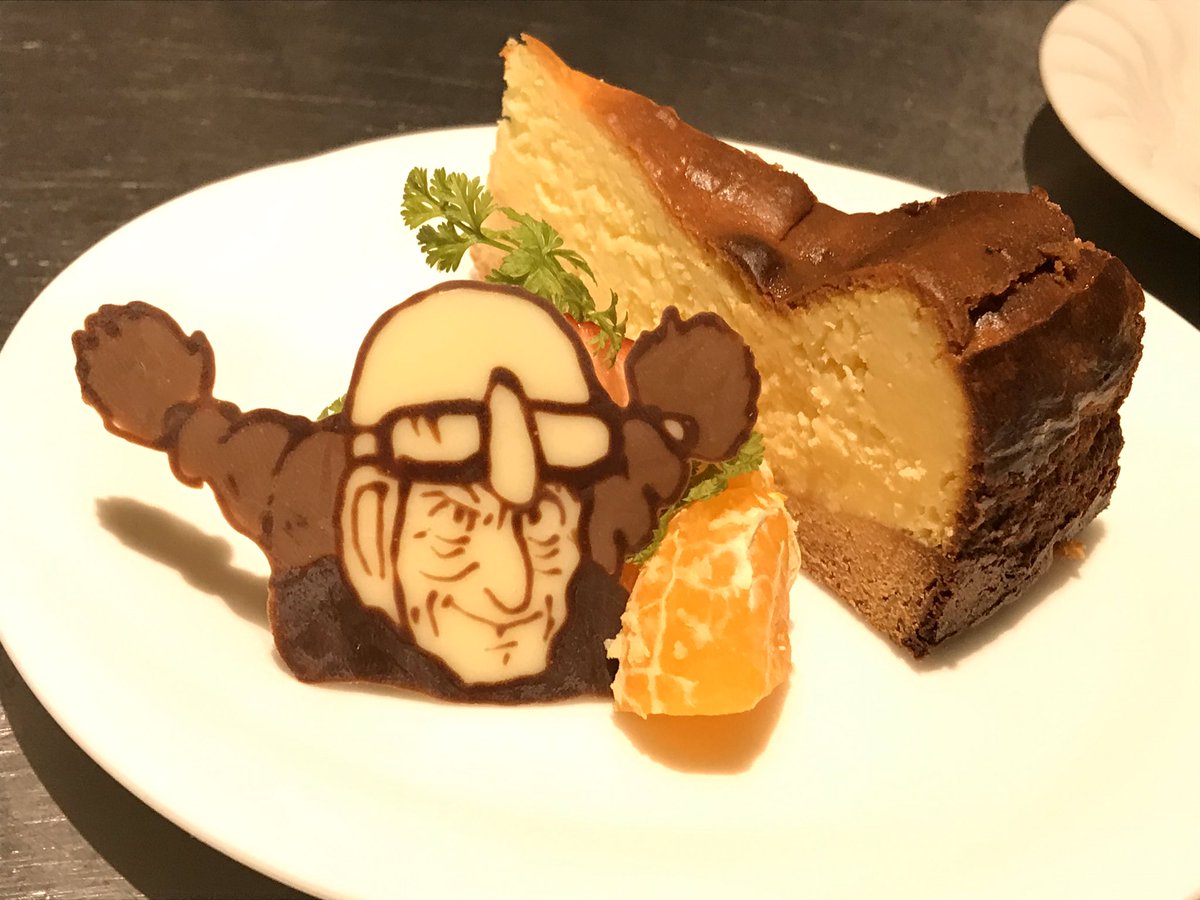 あっくん 手作りスウィーツにサービスでつけてる手作りのチョコレートアート 何がついてくるかはその時のお楽しみです サービスなのに ここまでやっちゃいます 手作りスウィーツ イラストも描ける料理人 ジブリ チョコアート