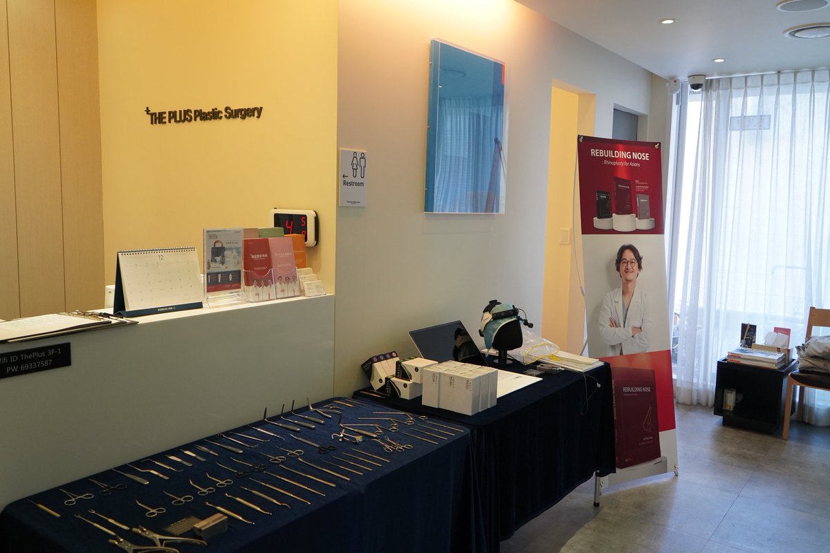 IstpOfficial's tweet image. “Practice makes perfect”-phrase is true for plastic surgeons-who has to deliver the accurate results for their patients.ISTP attendees get a chance to practice on the simulation models with the guidance of Dr. Kim and Dr.Jeong.#istp #theplusplasticsurgery #medicalconference