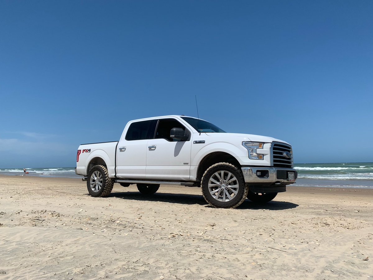 lucyxfi's tweet image. the truck | the driver c: