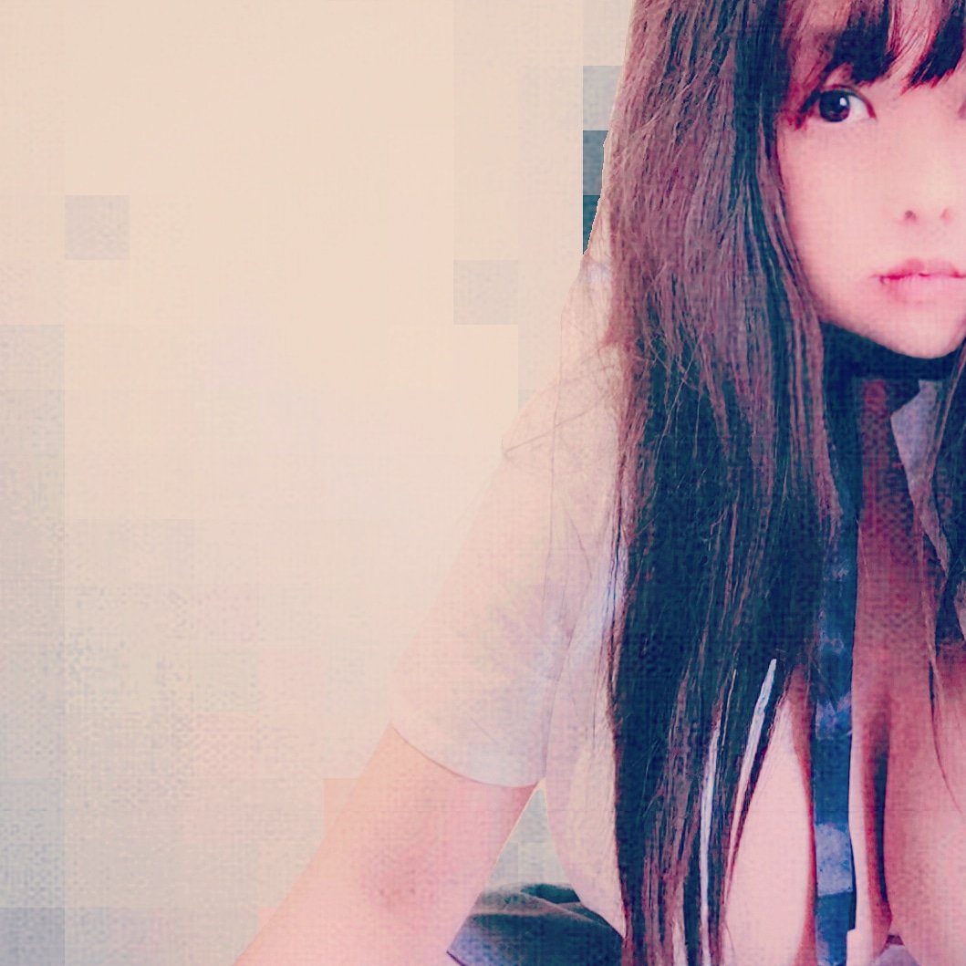 今天我有點不同嗎
#TGIF 
#完整的我在PATREON https://t.co/DTKcthQFzm