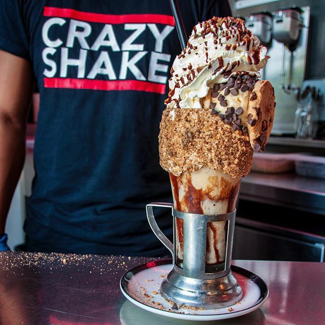 BlackTapKSA's tweet photo. دايماً كوول، مع الكرايزي شيك 🍨 come in, we're COOL #blacktapksa #blacktapthat #CrazyShake #milkshake https://t.co/eRFr3BjmJp https://t.co/UuX7LpzaPu
