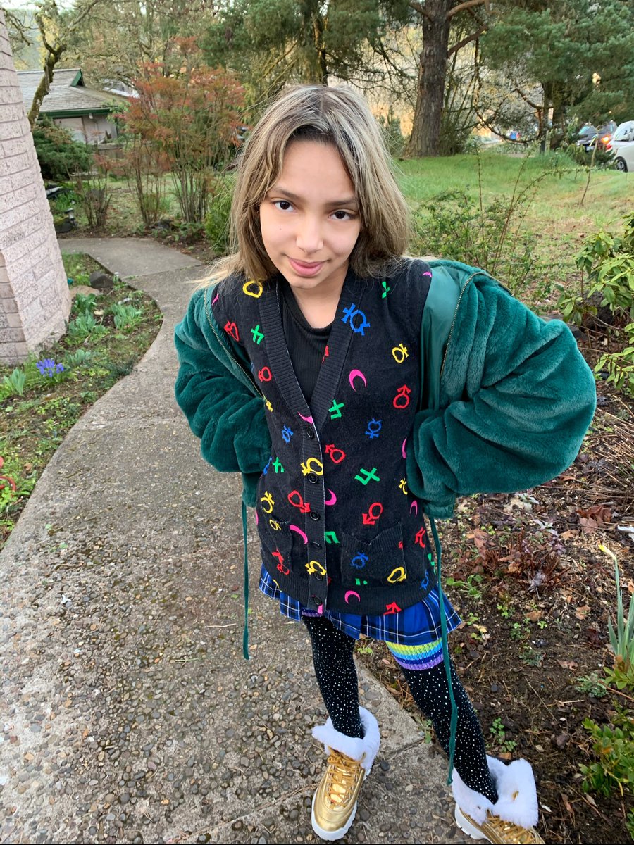 HoHos_WENEE's tweet photo. #ThursdayVibes #OOTD #KpopLover #MXMBB #MBB #Monbebe #BTSArmy #BebeArmy #Ulzzang #UlzzangGirl #HTfandom @HotTopic #Sailormoon https://t.co/RPHnjfkmyZ
