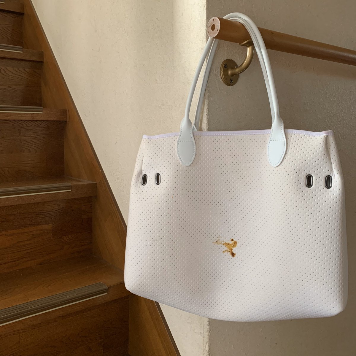q_bag_paris's tweet photo. qbagはカレーも落ちる！
洗えるバッグです！❤️

https://t.co/1zV6WaGZ22 https://t.co/5ULQHB79AQ