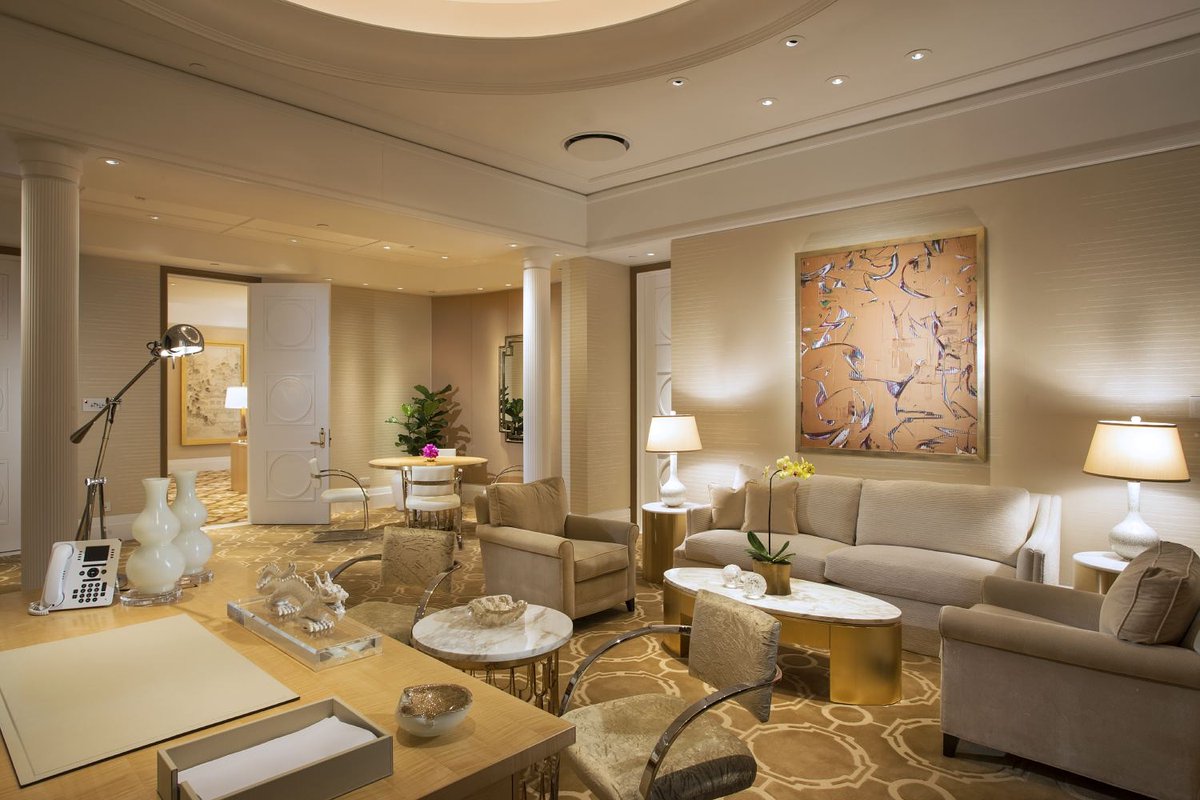 It's not just an office.  Sophistication and comfort, along with rich elements are combined to create this corporate sanctuary.
#mfdesignsg #interiors