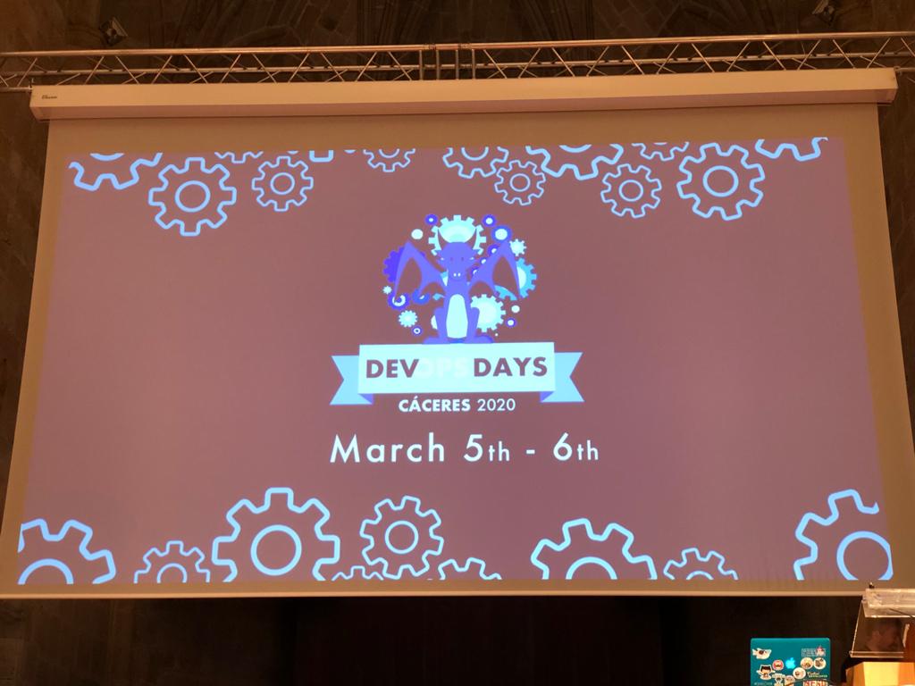 camaradecaceres's tweet image. Estamos presentes en @DevOpsDaysCC , por si alguien no sabe lo que es, #DevopsDayscc20 es una serie mundial de conferencias técnicas que cubren temas de desarrollo de software, operaciones de infraestructura de TI y la intersección entre ellos. #caceres #Extremadura