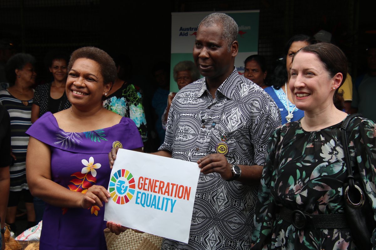 unwomenpacific's tweet photo. The hustle & bustle of Suva Market preparing for the weekend rush did not deter @BandeTijjani the @UN_PGA from meeting with #women market vendors who are part of
@UN_Women's #MarketsForChange project supported by
@dfat and @CanadaDev for #Women's #EconomicEmpowerment #IWD2020 https://t.co/Yi1YwvMD8x
