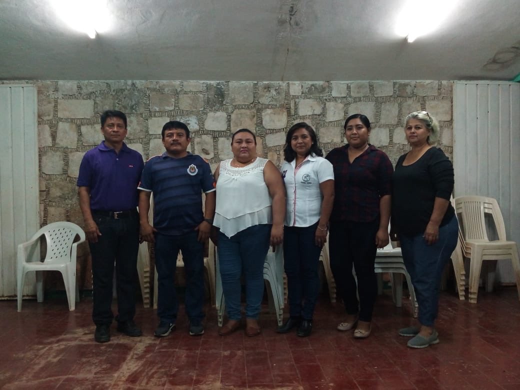 ONMPRICAM's tweet photo. “Mujeres Motor de México” TENABO
Con el objeto de concientizar en temas de #Equidad y como Marco el #DíaInternacionalDeLaMujer, el #PRITenabo junto con el #PRIEstatal y el #ONMPRICampeche imparten la plática sobre “Tipos de Violencia” en la Localidad de Kanki en Tenabo. https://t.co/CpUEsu7ZNU
