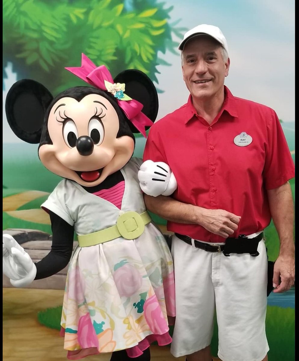 pod4christ's tweet photo. Great way to start my favorite festival! #epcot #wdw #flowerandgarden #cmray #MinnieMouse #epcast #DisTwitter #DisneyCastLife https://t.co/V4JZUAg6wn