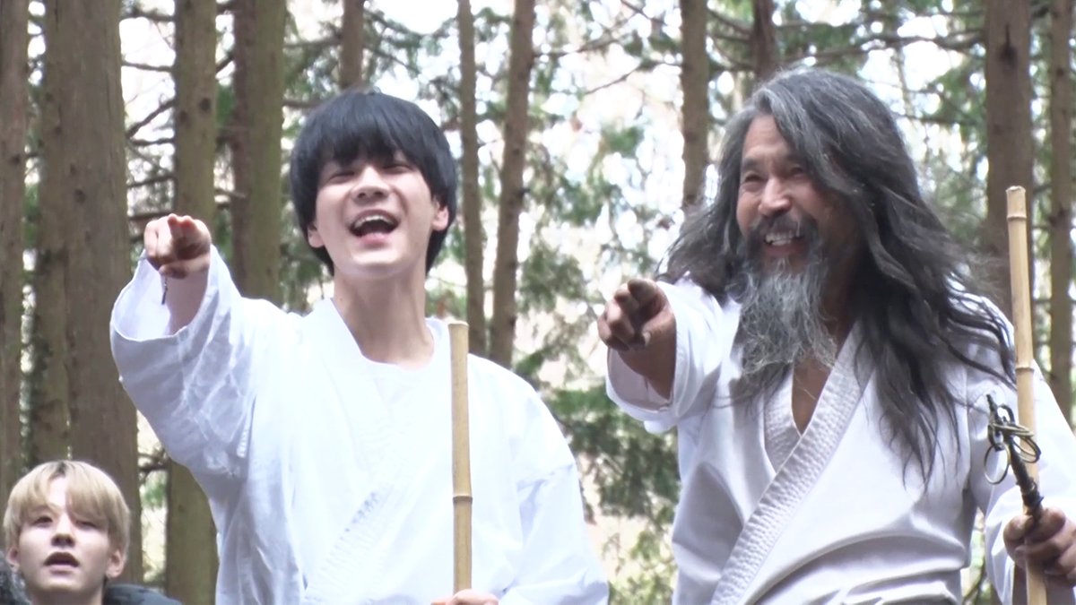 official_jo1's tweet photo. 【公約実践 #2】豆原一成「滝修行」

豆原くんJO1の活躍を祈願して
人生初の滝修行に挑戦しました💪
🖇
https://t.co/GpGtVoBAL7

JO1 HOUSE #2 はGYAO!にて配信中！

#JO1 #豆原一成 #PROTOSTAR #無限大 INFINITY https://t.co/sMuUkOU33G