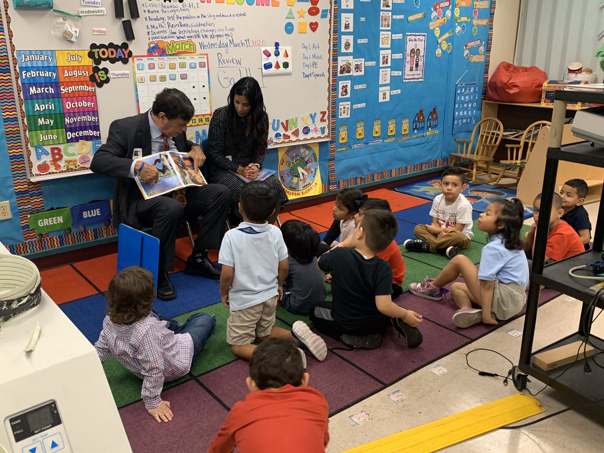 sfoster_es's tweet photo. Thank you Lawyers for Literacy for coming by to read to our kids! #BrowardReads #GoodtoGreat #Strivefor65 #OntheRoadtoAwesome https://t.co/XtSTQ0DdJg