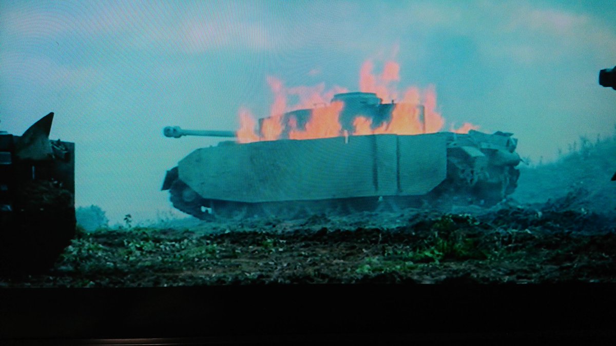 とある田舎の模型工房 タンク ソルジャー 重戦車kv 1 という映画の中に登場する4号戦車h型を模した戦車 は 足回りを見るからにt 34系統を改造して作ったんですかね 間違ってたらごめんなさい