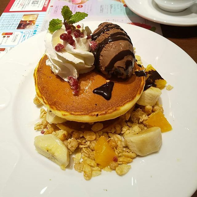 SchwarzKatz's tweet image. 今年は早めにありつきました。ホクホク。
#デニーズバースデーデザート ift.tt/38L57eY