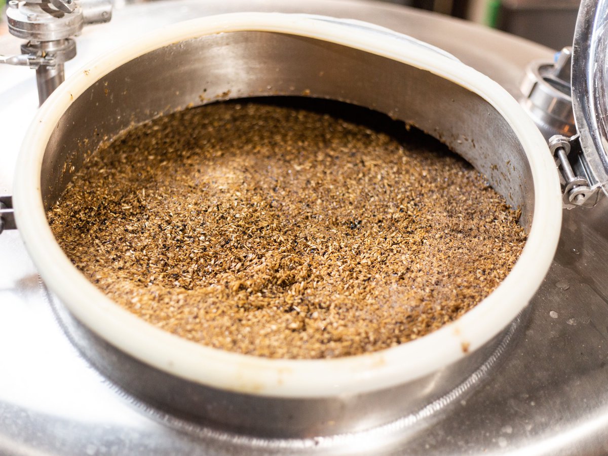 MastLanding's tweet image. Big ol’ stout collab going in the tanks down here at @KinsmenBrewing. Anybody like Nutella?