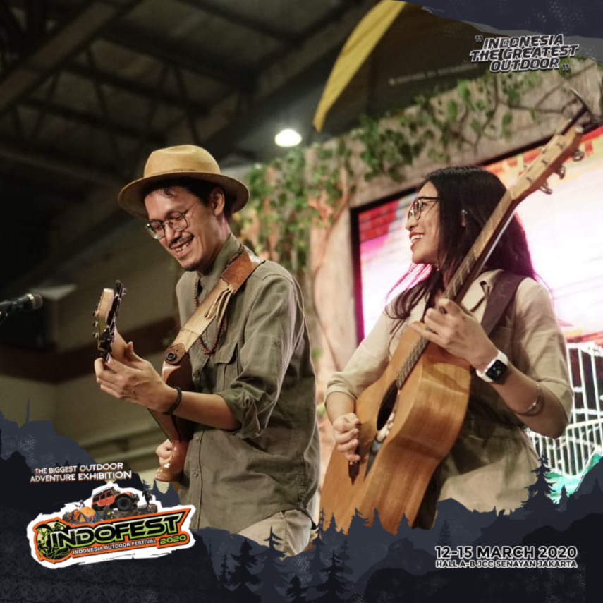 indofest_offcl's tweet photo. Penutup hari kedua yang manis dari Endah N Rhesa di #Indofest2020
Tiap nonton mereka, nggak ada alasan buat ngga senyum-senyum sendiri.
Coba, di foto-foto ini ada kamu nggak yang lagi senyum-senyum pas nonton?
#KhilafDiIndofest https://t.co/D5Ew8UbUFA
